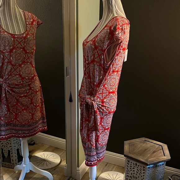 NWT. Max Studio, Large, Red Patterned Women's Dress - Picture 4 of 10